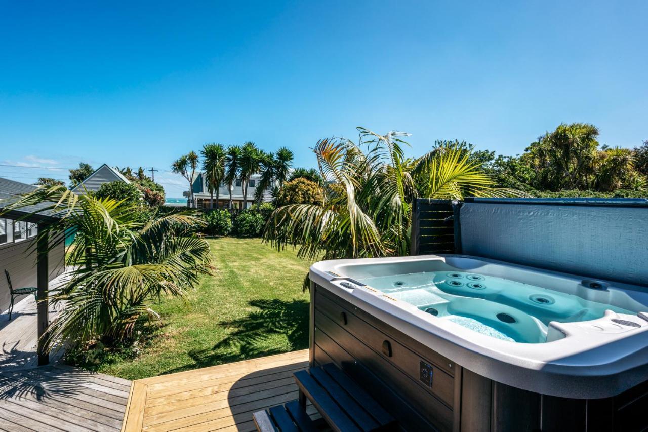 Oneroa Coastal Classic - Coast & Country Exterior photo