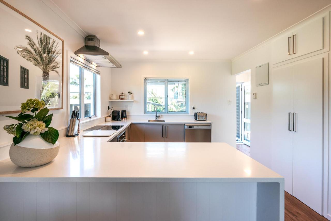 Oneroa Coastal Classic - Coast & Country Exterior photo